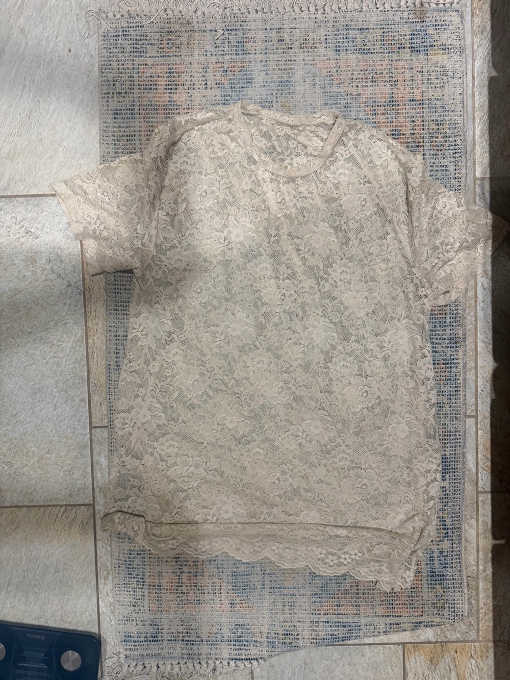 Tea Stained Lace overlay Short-Sleeve Top in Cream